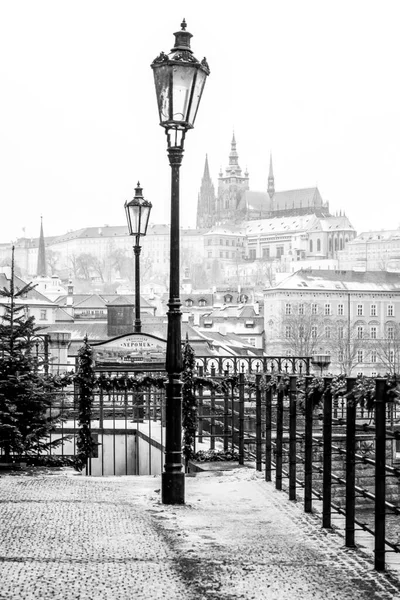 Ponte Carlo Uno Storico Ponte Che Attraversa Fiume Moldava Praga — Foto Stock