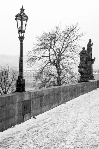 Karlův Most Historický Most Který Překračuje Vltavu Praze Její Stavba — Stock fotografie