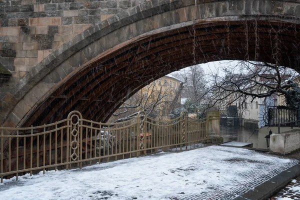 Karlův Most Historický Most Který Překračuje Vltavu Praze Její Stavba — Stock fotografie