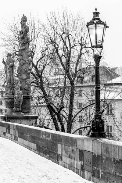 Karlův Most Historický Most Který Překračuje Vltavu Praze Její Stavba — Stock fotografie