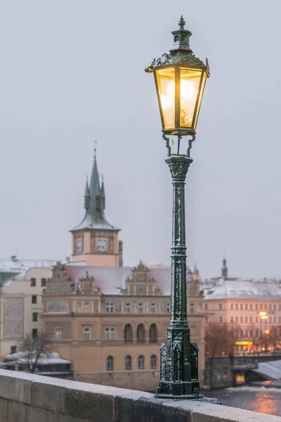 Charles Bridge Uma Ponte Histórica Que Atravessa Rio Vltava Praga — Fotografia de Stock