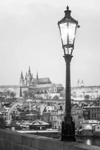 Charles Bridge Uma Ponte Histórica Que Atravessa Rio Vltava Praga — Fotografia de Stock