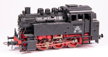 Model demiryolu, gerçek bir demiryolunun ve çevresinin ölçekli bir modelde temsil edilmesidir. Başlangıçta, modeller sadece evde üretildi, fakat çok geçmeden modellerin üretimi birçok şirketin üretim programının bir parçası haline geldi..
