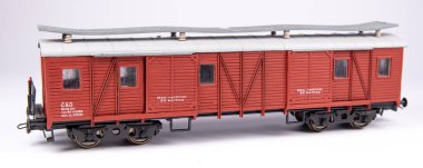 Model demiryolu, gerçek bir demiryolunun ve çevresinin ölçekli bir modelde temsil edilmesidir. Başlangıçta, modeller sadece evde üretildi, fakat çok geçmeden modellerin üretimi birçok şirketin üretim programının bir parçası haline geldi..