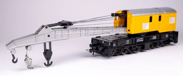 Model Demiryolu Gerçek Bir Demiryolunun Çevresinin Ölçekli Bir Modelde Temsil — Stok fotoğraf
