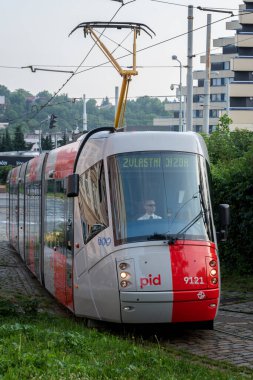 Elektrik tramvaylarının başlamasının 130 'uncu yıldönümü münasebetiyle Prag 2021' de tramvay geçidi