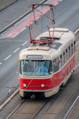 Elektrik tramvaylarının başlamasının 130 'uncu yıldönümü münasebetiyle Prag 2021' de tramvay geçidi