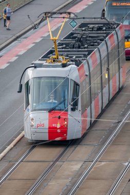 Elektrik tramvaylarının başlamasının 130 'uncu yıldönümü münasebetiyle Prag 2021' de tramvay geçidi