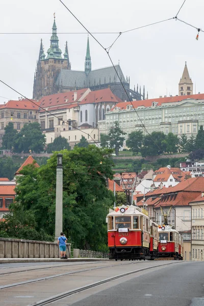Парад Трамваев Через Прагу 2021 Случаю 130 Летия Начала Работы — стоковое фото