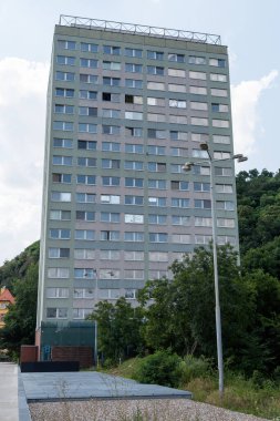 Bu kampüste birkaç bina var. Bölümlerin çoğunluğu, fakülte kütüphanesinin ve Dil Eğitimi Bölümü 