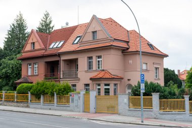 Orechovka, Hanspaulka ile birlikte Prag 'ın en ünlü ve en eski bahçelerinden biridir..