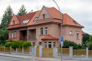 Orechovka, Hanspaulka ile birlikte Prag 'ın en ünlü ve en eski bahçelerinden biridir..