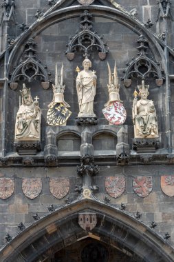 Eski Şehir Köprüsü Kulesi Avrupa 'nın en güzel Gotik binalarından biri olarak kabul edilir..