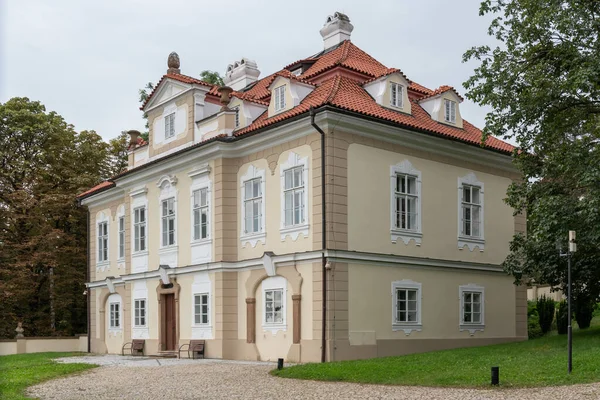 Hanspaulka Een Rechthoekig Barok Kasteel Van Het Type Maison Plaisance — Stockfoto