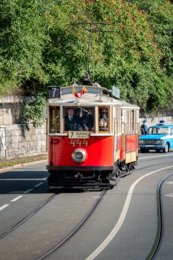 19. ve 20. yüzyıllardan kalma tarihi Prag tramvayları, Ringhoffer fabrikasında üretiliyor. Zarif görünüşleriyle ünlüydüler ve yıllarca filonun temelini oluşturdular..