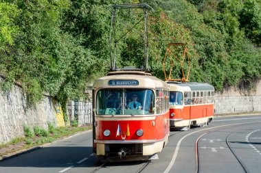 T3 tramvayı, 1960 'lardan beri CKD Tatra atölyesinde üretilen efsanevi bir Çekoslovak tramvayı. Dünyanın en yaygın kullanılan tramvay araçlarından biri haline geldi..