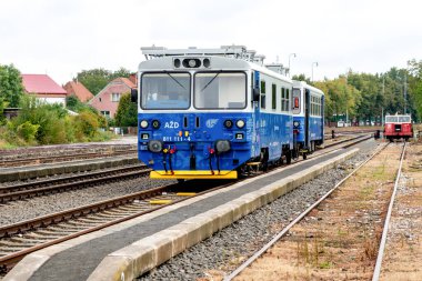 Deneysel demiryolu 811 Edita, eşsiz bir Çekoslovak dizel treni bölgesel yolcu taşımacılığı için yeni teknolojileri test ediyor.