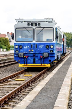 Deneysel demiryolu 811 Edita, eşsiz bir Çekoslovak dizel treni bölgesel yolcu taşımacılığı için yeni teknolojileri test ediyor.