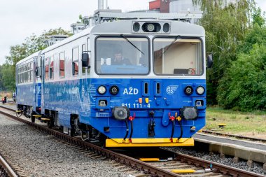 Deneysel demiryolu 811 Edita, eşsiz bir Çekoslovak dizel treni bölgesel yolcu taşımacılığı için yeni teknolojileri test ediyor.