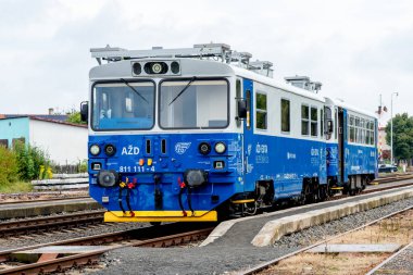 Deneysel demiryolu 811 Edita, eşsiz bir Çekoslovak dizel treni bölgesel yolcu taşımacılığı için yeni teknolojileri test ediyor.