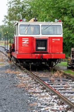 MUV 69, demiryolu altyapısı ve kış temizliği, demiryolu işçilerini ve ekipmanlarını taşımak için tasarlanmış dizel motorlu bir bakım vagonu..