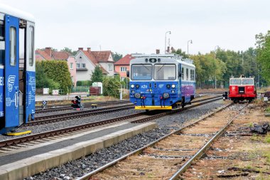 Deneysel demiryolu 811 Edita, eşsiz bir Çekoslovak dizel treni bölgesel yolcu taşımacılığı için yeni teknolojileri test ediyor.