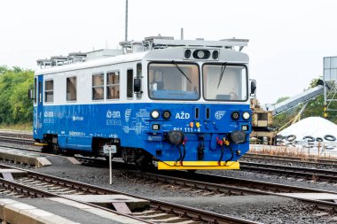 Deneysel demiryolu 811 Edita, eşsiz bir Çekoslovak dizel treni bölgesel yolcu taşımacılığı için yeni teknolojileri test ediyor.