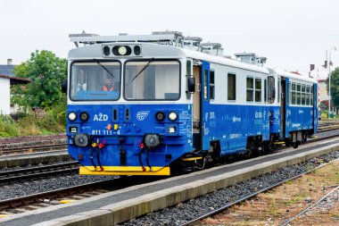 Deneysel demiryolu 811 Edita, eşsiz bir Çekoslovak dizel treni bölgesel yolcu taşımacılığı için yeni teknolojileri test ediyor.