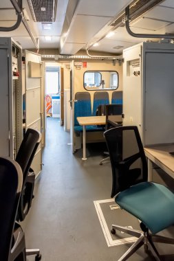 Deneysel demiryolu 811 Edita, eşsiz bir Çekoslovak dizel treni bölgesel yolcu taşımacılığı için yeni teknolojileri test ediyor.