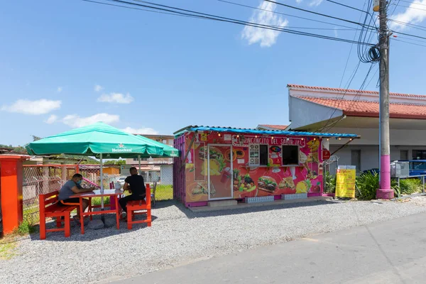 Ciudad Panamá Boquete Julio Algunas Personas Están Esperando Almuerzo Quiosco Imagen De Stock