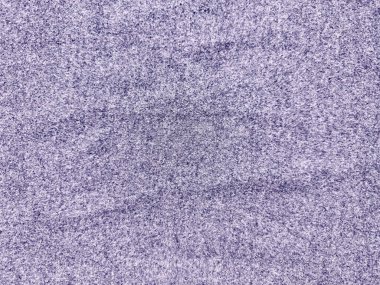 mor benekli tanecikli soyut doku, sakin meditasyon atmosferinde sönük merkezi dairesel formu ortaya çıkarır.