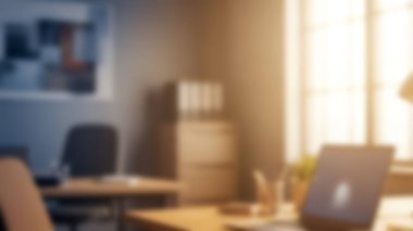 Ofisin içini yumuşakça bulanık bir şekilde bir masanın üstünde dizüstü bilgisayar ile sıcak, doğal güneş ışığı pencereye doğru akıyor..