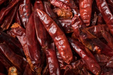 Kurutulmuş Kırmızı Biberlerin Kapanışı, Tayland mutfağının anahtar bileşeni.