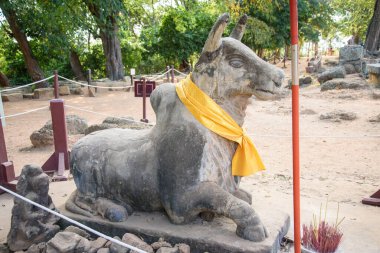 Angkor 'daki Phnom Bakheng Tapınağı, Siem Reap, Kamboçya, piramit şeklindeki yapısı ve panoramik manzarasıyla ünlüdür..