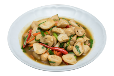 Tayland usulü kızartılmış saman mantarı ve acı biber şeffaf arkaplan