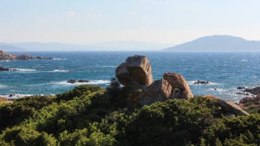 Punta Abbatoggia uçurumunun detayları, La Maddalena Adası, Sassari Eyaleti, Sardunya, İtalya, Avrupa