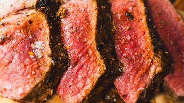 Izgara dana biftek, yakın