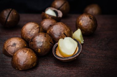 Masadaki Macadamia Fındıklarının Yakın Çekimi