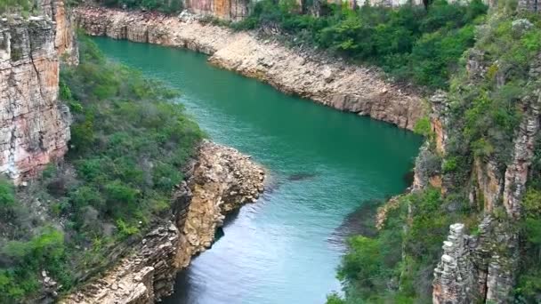 Ingrandisci Canyons Furnas Capitolio Brasile Canyon Composti Rocce Sedimentarie Acqua — Video Stock