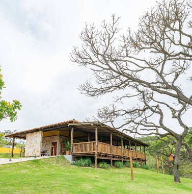 Capitolio - MG, Brezilya - 10 Aralık 2020: Minas Gerais 'in turizm merkezi Canela De Ema' nın açık hava restoranı.