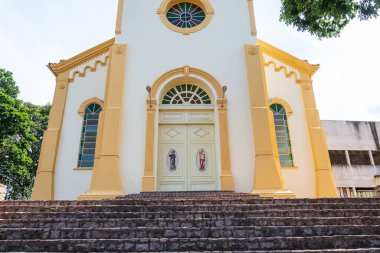 Sao Roque de Minas - MG, Brezilya - 14 Aralık 2020: Sao Roque Kilisesi 'nin açık havası.