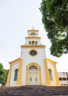 Sao Roque de Minas - MG, Brezilya - 14 Aralık 2020: Sao Roque Kilisesi 'nin açık havası.