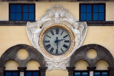 Lucca, Piazza San Michele, saatin ayrıntıları.