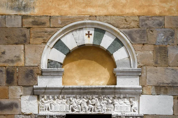 Dettaglio Della Porta Dell Architrave Della Chiesa San Salvatore Edificio — Foto Stock