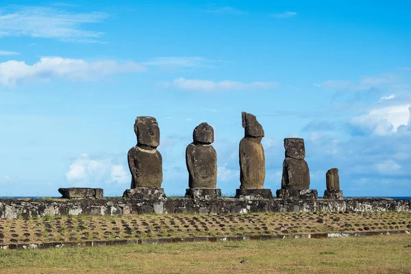 Ahu Vai Uri, Moai Tahai Tören Köyü, Paskalya Adası, Kasım 2025