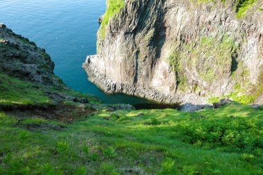 Furepe Şelalesi, gezinti güvertesinden manzara, Shiretoko Haziran