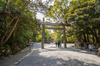 Mie ilindeki Ise Jingu Manastırı Manzarası