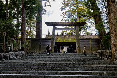 Mie ilindeki Ise Jingu Manastırı Manzarası