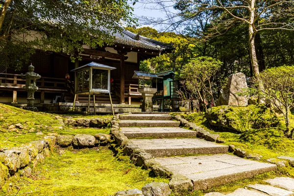 Kyoto ilindeki Daigoji Tapınağı Manzarası