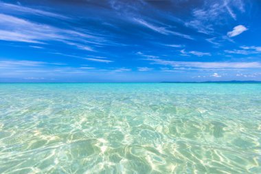 Hateruma Adası, Okinawa: Mavi gökyüzü ve Nishihama Sahili manzarası